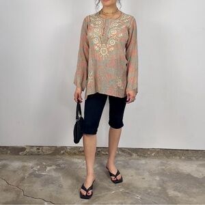 2000s Calypso St. Bart Y2K boho embroidered silk blouse. Women’s size M.